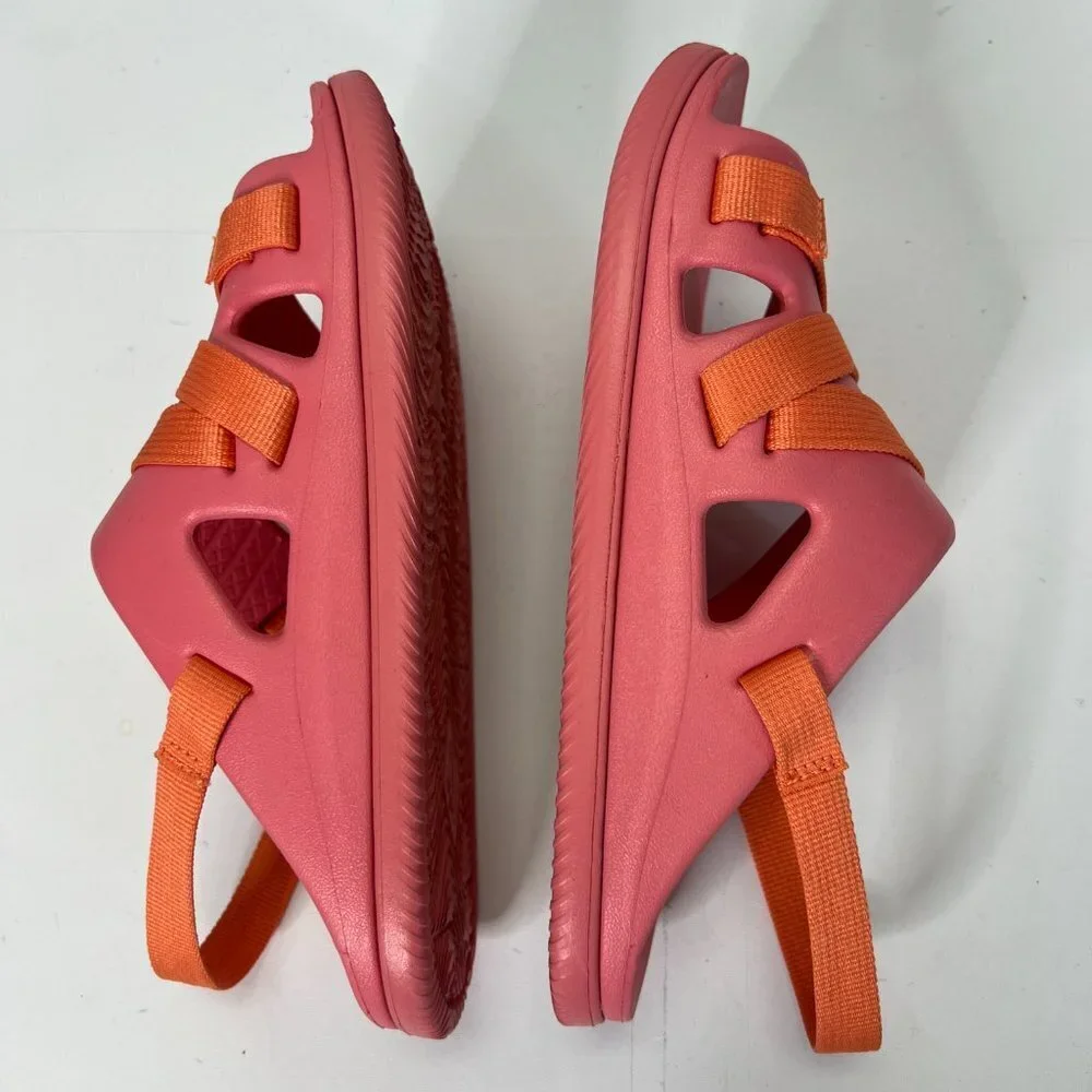 CHACO Chillos Pink Big Girls Sandals Size 6